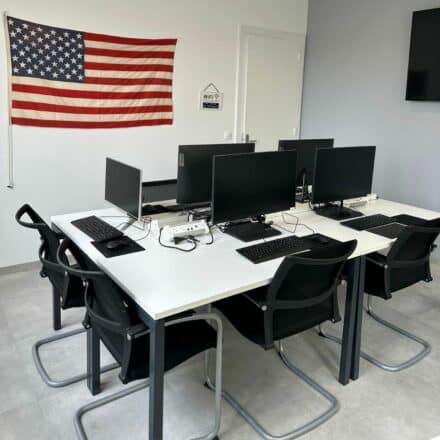 salle de formation à cambrai pour plusieurs personnes - formation en groupe locaux